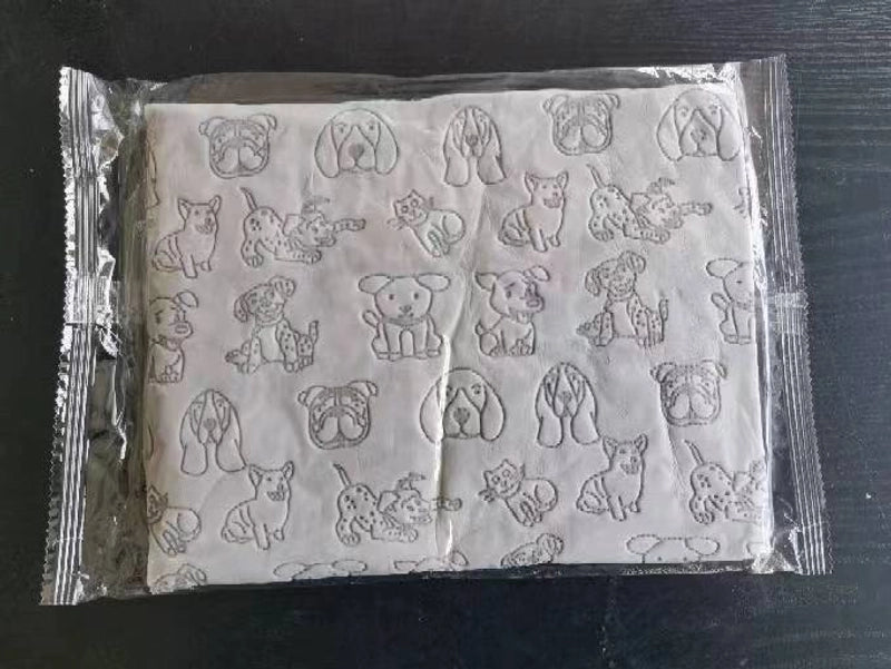 Pet Towel Bag Embossed Multifunctional Deerskin Towel Pet Special Bath Absorbent Towel Dry Hair Towel