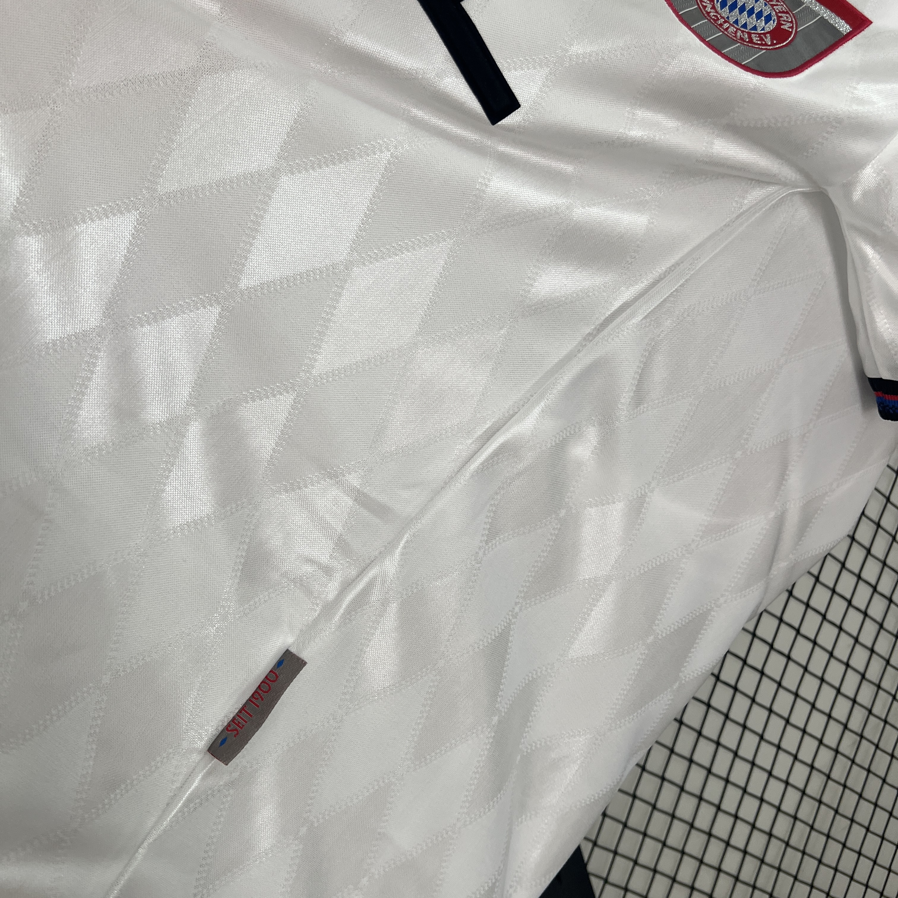 Retro Bayern Munich 1996/1998 Away Football Shirt Thai Quality