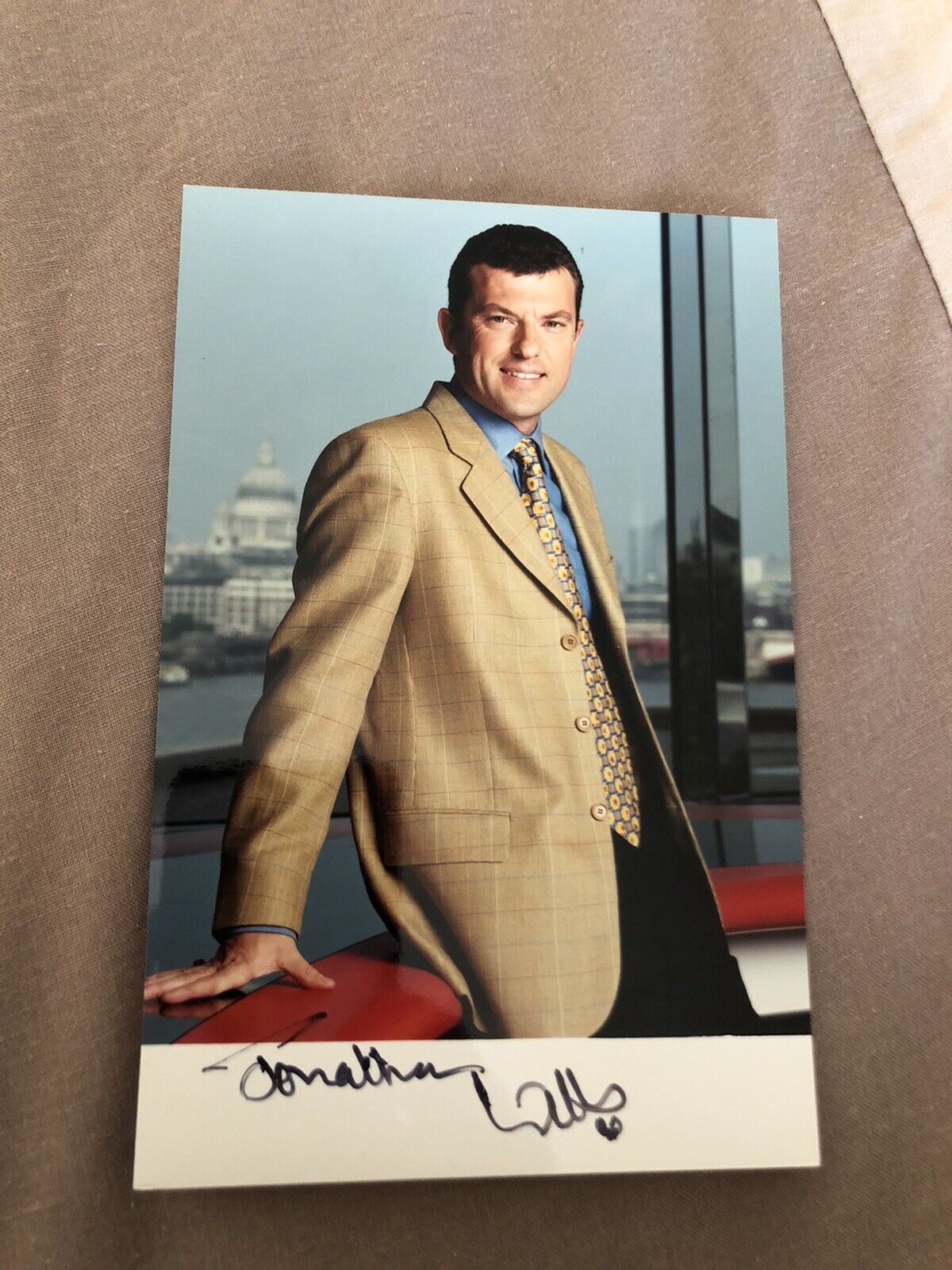 JONATHAN WILLS (LONDON TONIGHT) SIGNED Photo Poster painting