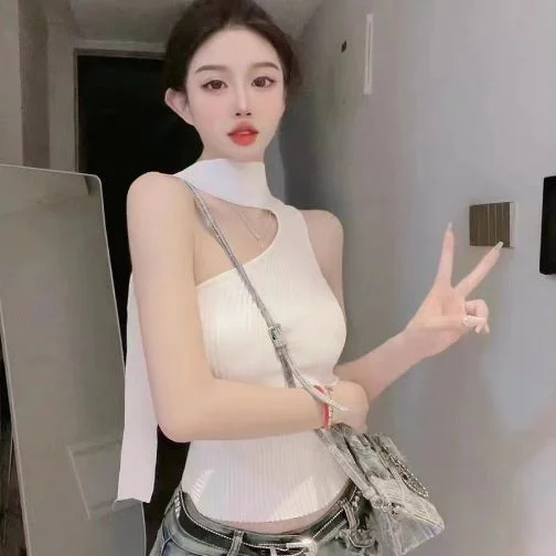 Uveng Uveng Ribbon Hanging Neck Knitting Sling Suit For Women 2023 Summer New Sweet Spicy Sleeveless Top