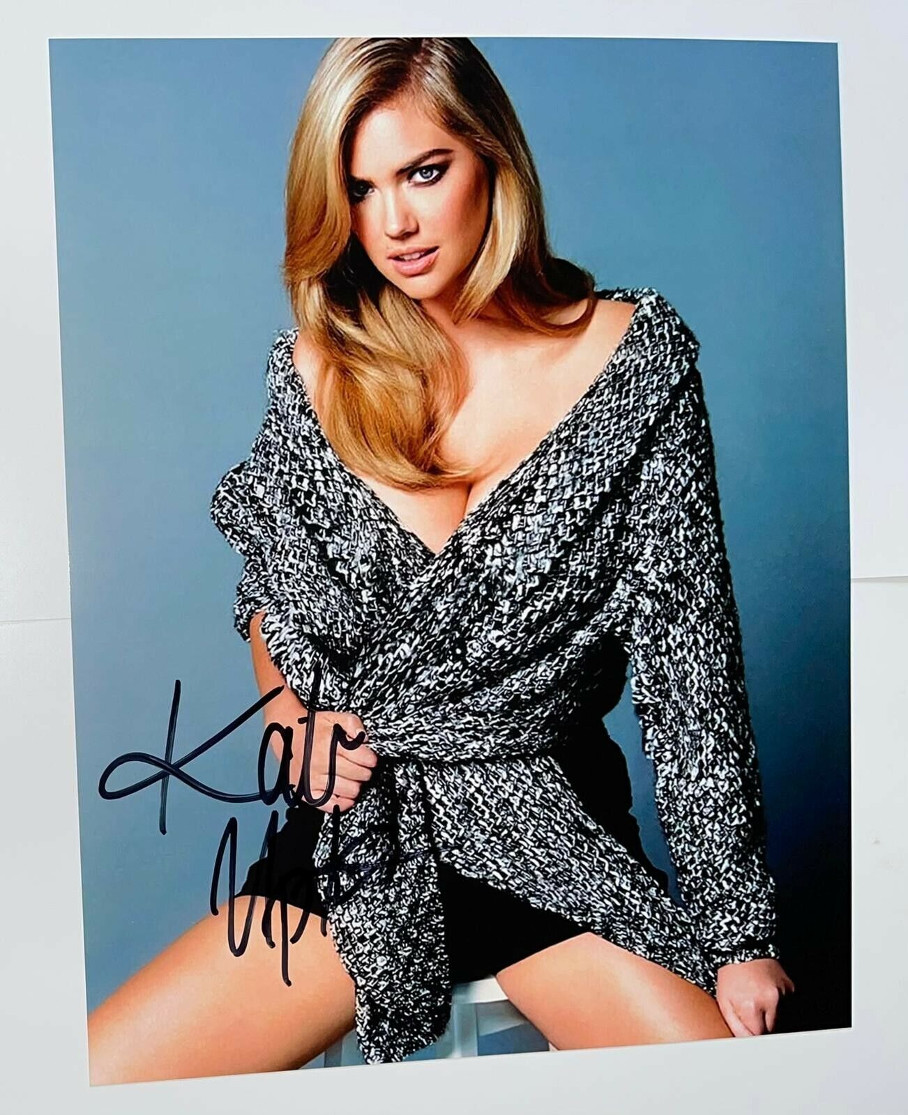 KATE UPTON Signed Autographed 8×10 Photo Poster painting (incl. COA)