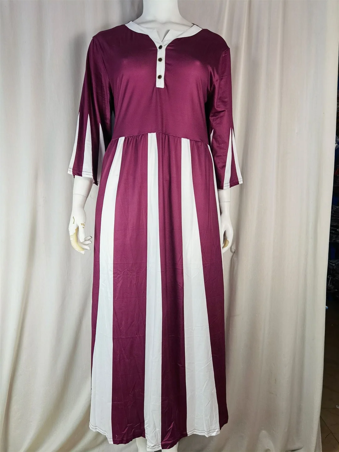 Women Half Sleeve V-neck Solid Color Dress