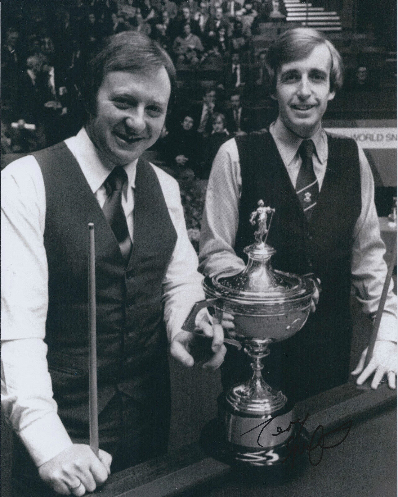 Terry GRIFFITHS SIGNED Autograph 10x8 Photo Poster painting AFTAL COA SNOOKER Sheffield CRUCIBLE