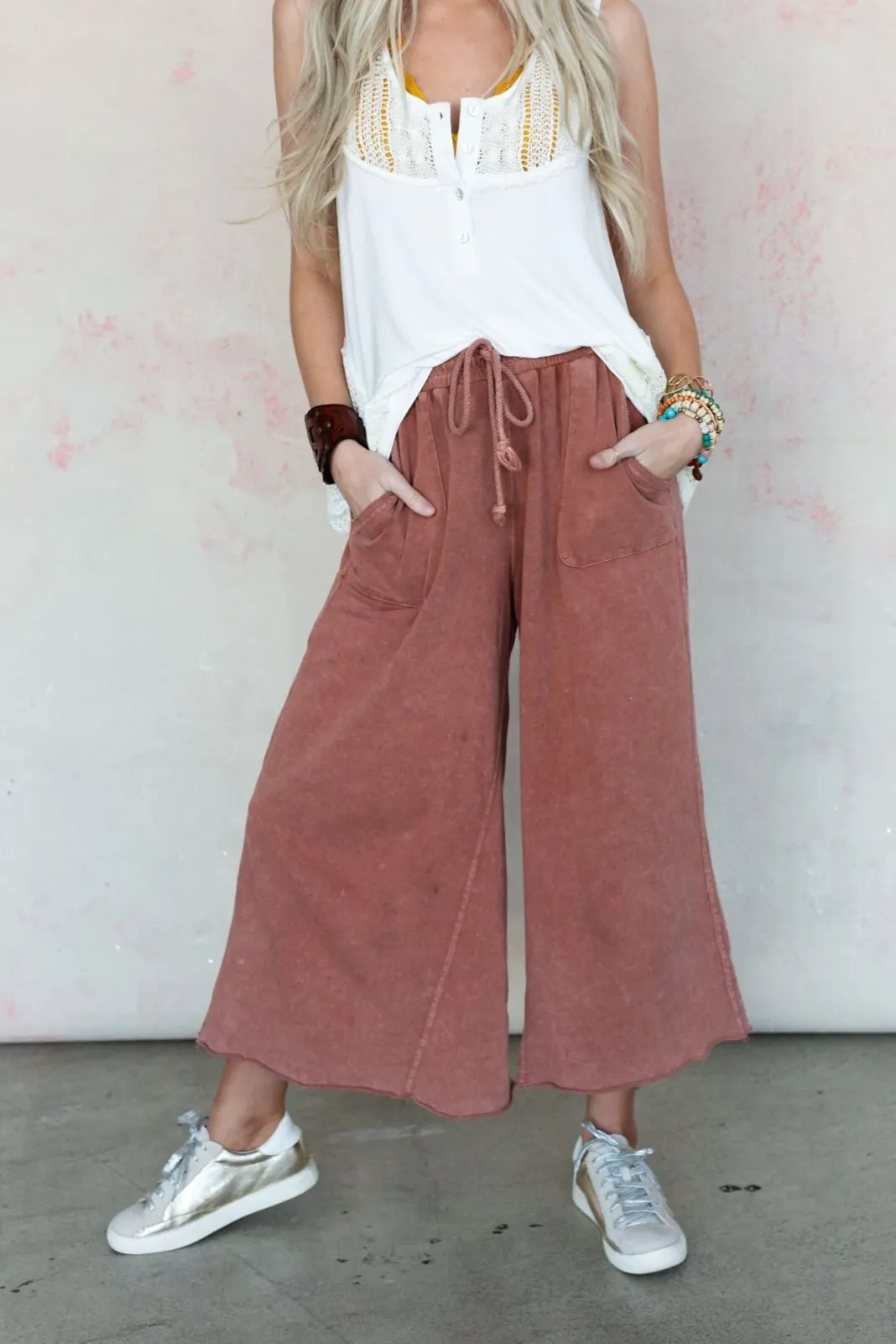 Relaxing Robin Wide Leg Pant - Red Bean