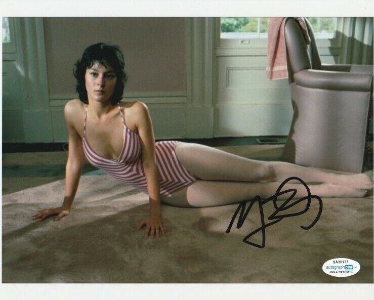 *SEXY* ACTRESS MEG TILLY SIGNED THE BIG CHILL