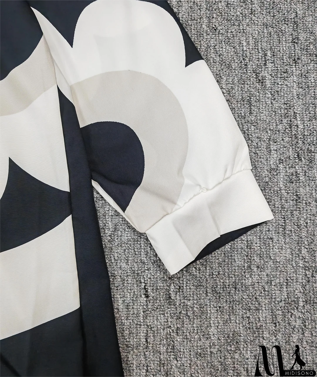 MidiSono - Chic and Versatile general garment