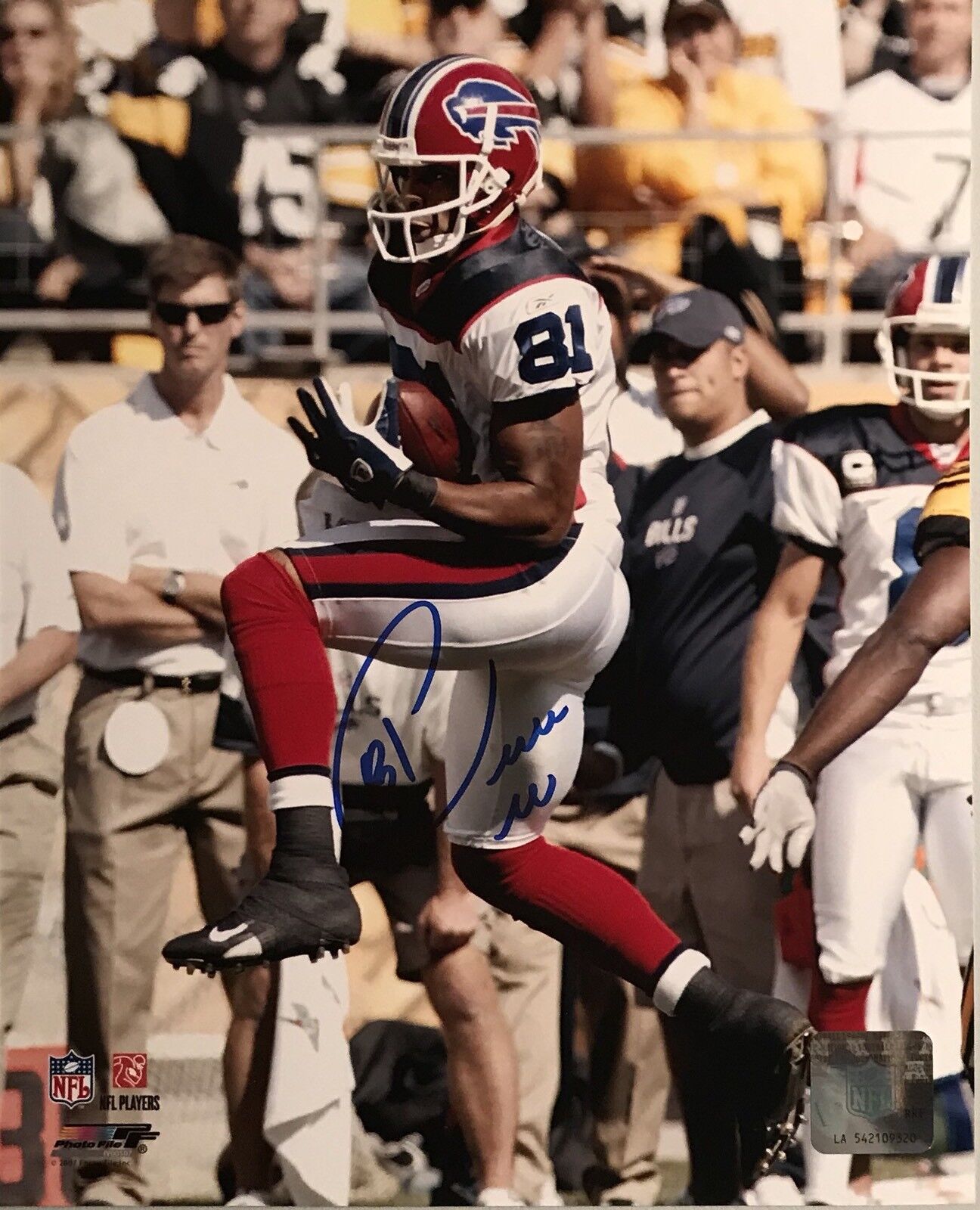 Peerless Price Buffalo Bills WR #81 Autographed 8x10 Pose #3