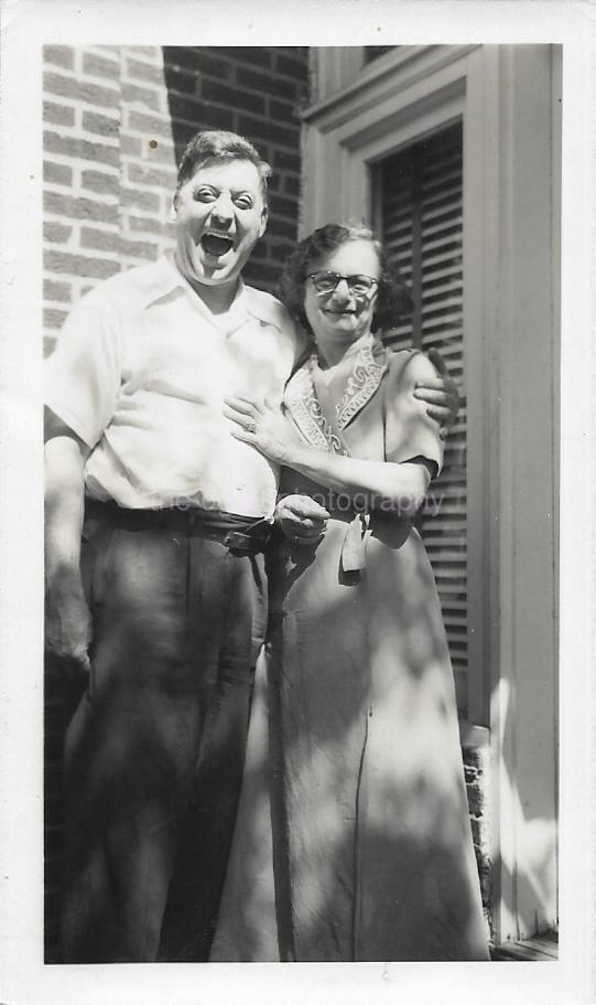 GOOD TIMES COUPLE Vintage FOUND Photo Poster paintingGRAPH bw MAN WOMAN Original JD 19 45 H