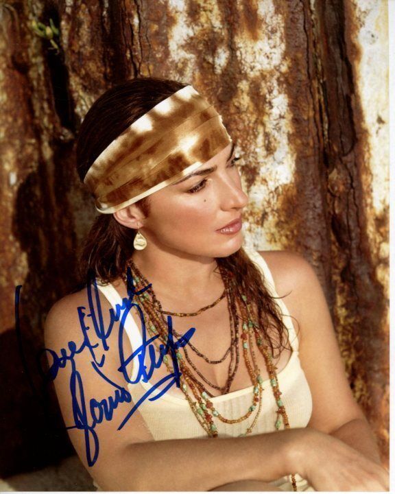 GLORIA ESTEFAN Signed Autographed Photo Poster painting