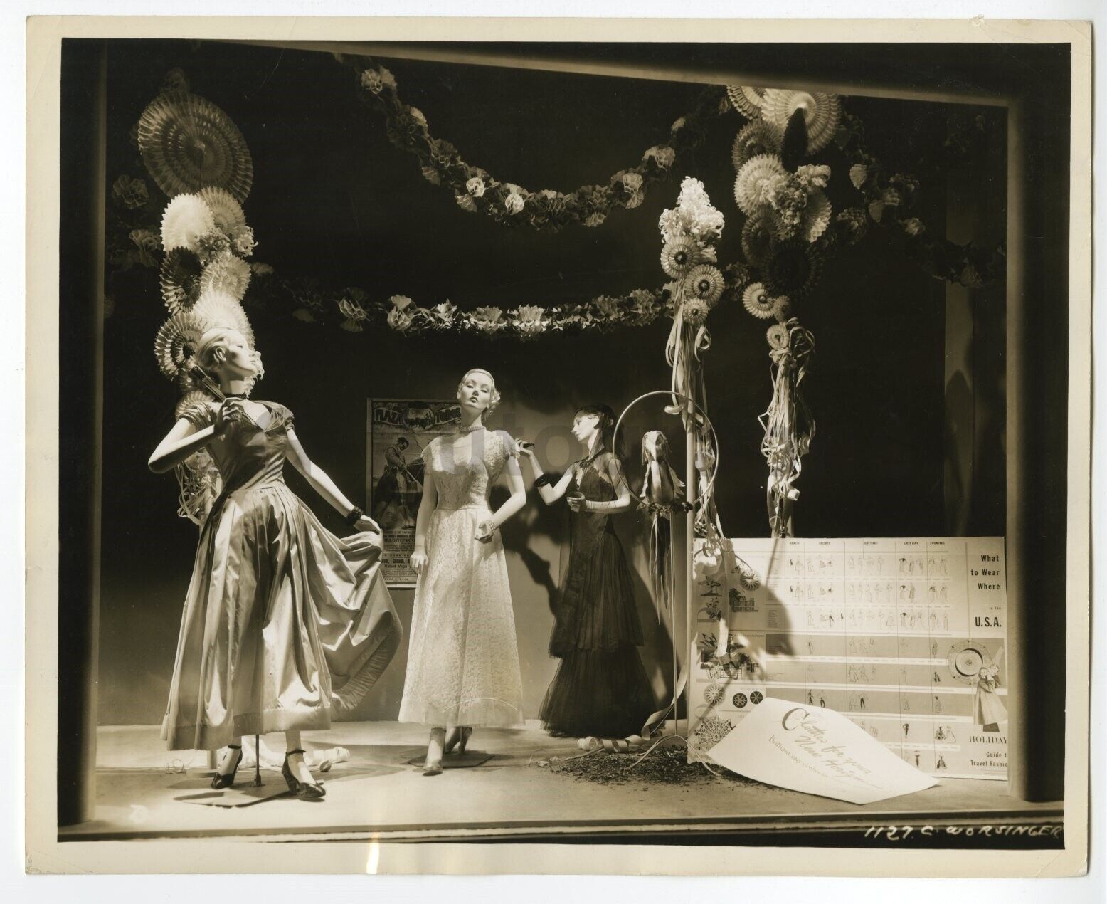 B. Altman & Co. NYC Fashion Mannequin Window Display Vintage 8x10 Photo Poster painting (1940s)