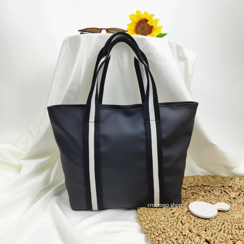 2022 Fashion Trend Ladies Waterproof PVC Comfortable Portable Shoulder Handbag Tote Bag Large Capacity Shopping Travel Beach Bag