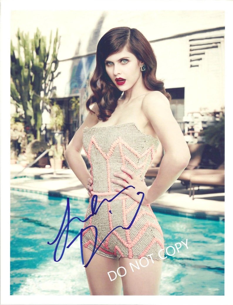 ALEXANDRA DADDARIO 8 x10 20x25 cm Autographed Hand Signed Photo Poster painting