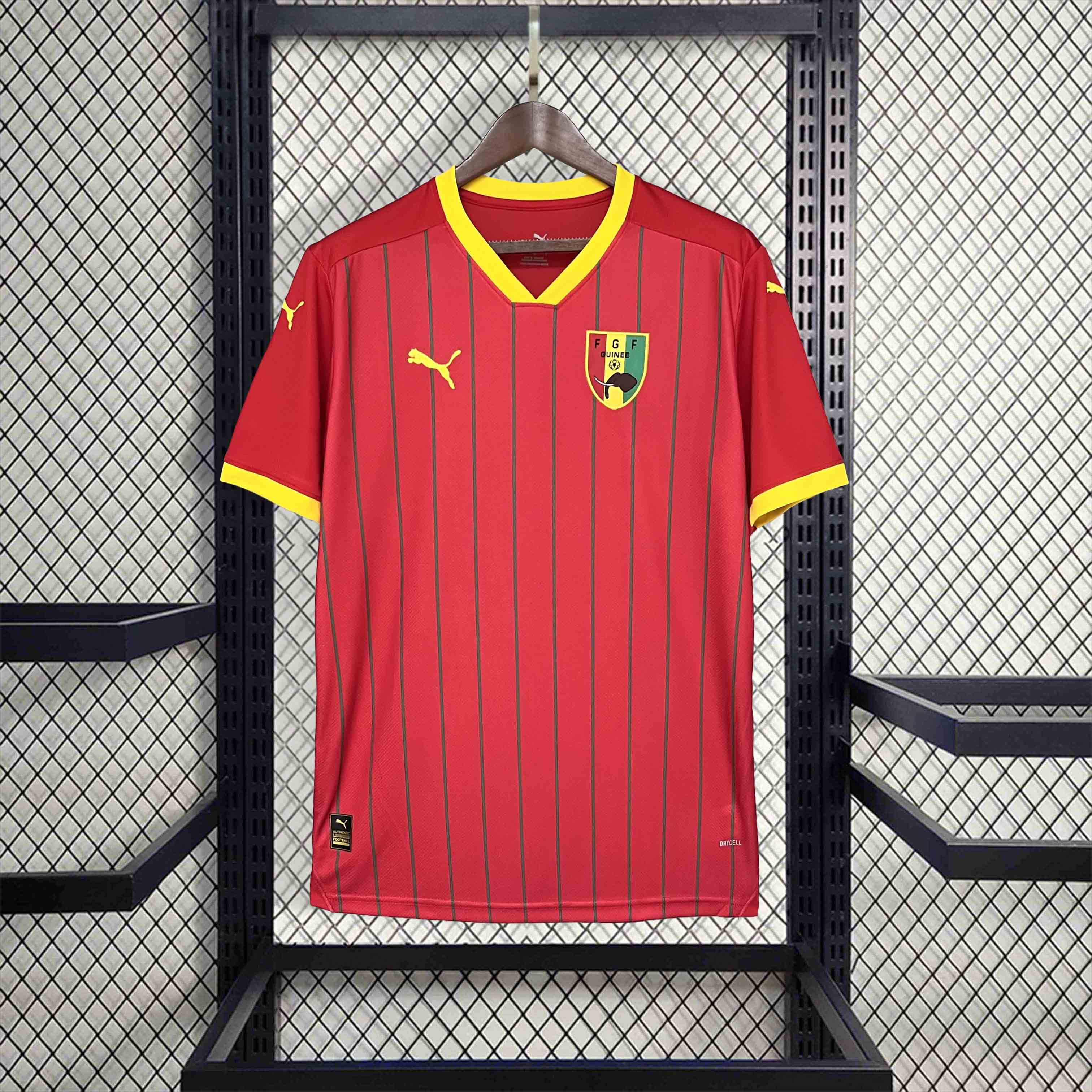 Guinée maillot foot domicile 2024 2025 Maillot De Fou, site maillot de foot pas cher