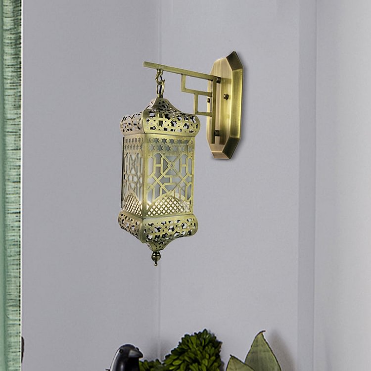 Metal Brass Wall Light Fixture Lantern 1 Light Antiqued Arab Wall Mounted Lamp for Corridor