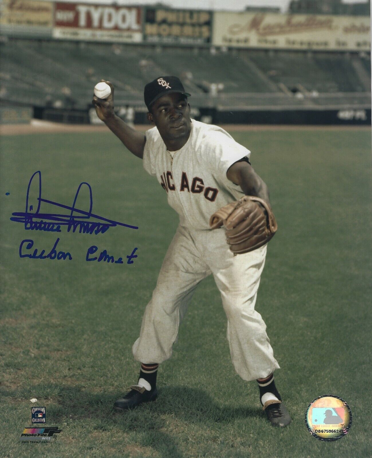 Autographed 8x10 MINNIE MINOSO Cuban Comet