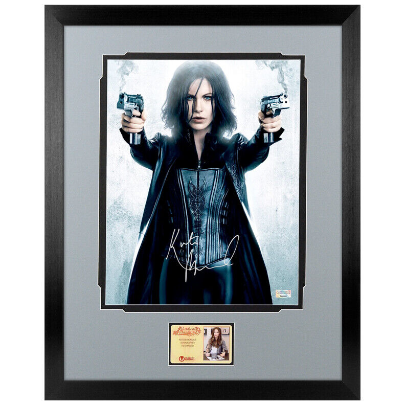 Kate Beckinsale Autographed Underworld Awakening Selene 11x14 Framed Photo Poster painting