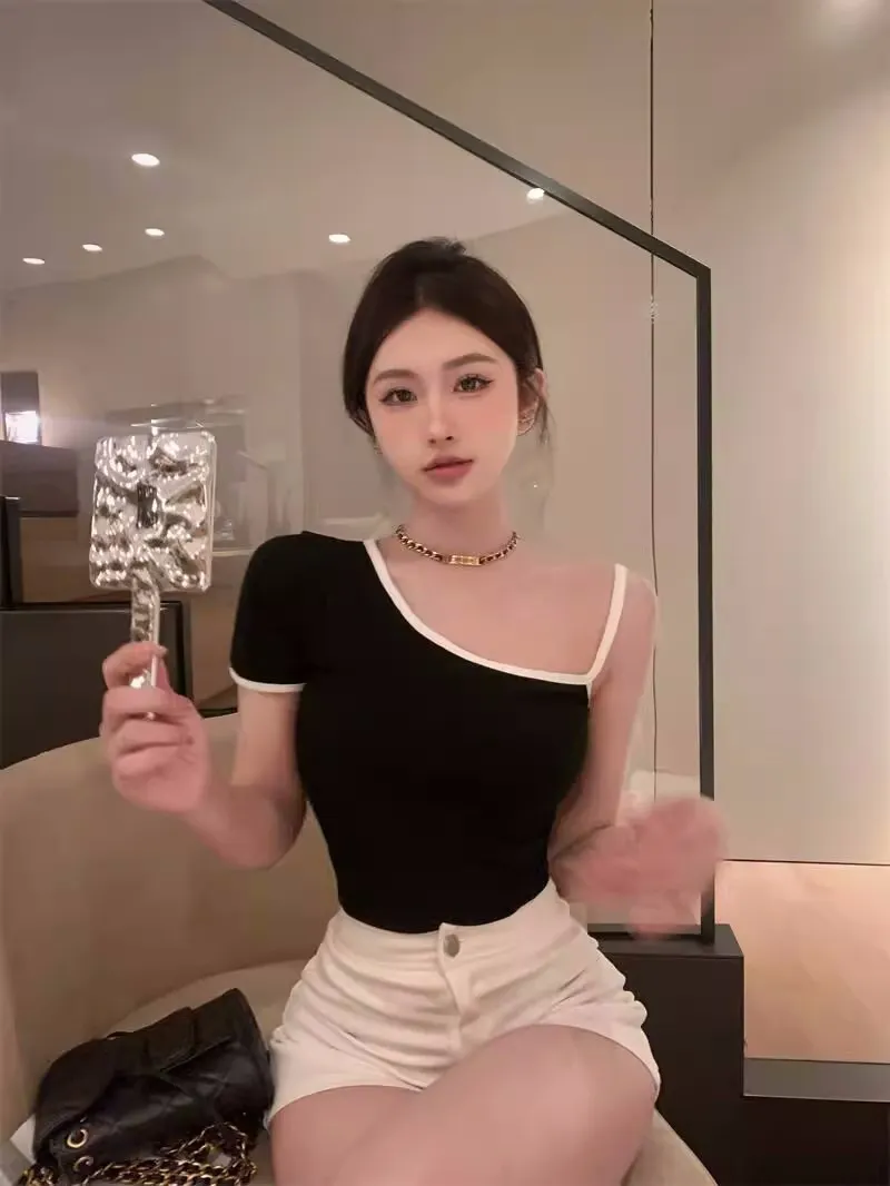 Brownm Brownm Hottie Strap Half Sleeve T-Shirt Female 2023 Summer Design Sense Unique Chic Slim Back Short Top