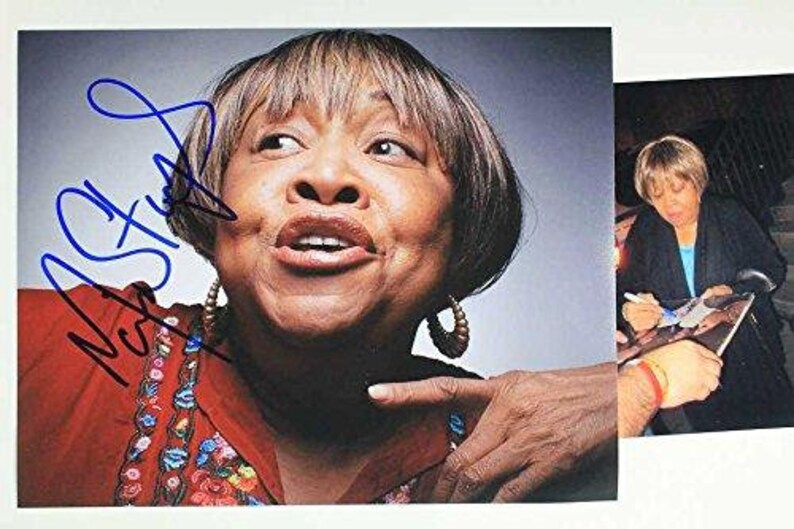 Mavis Staples Signed Autographed Glossy 8x10 Photo Poster painting w/ Proof Photo Poster painting