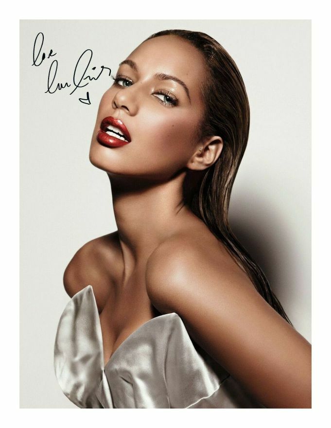 LEONA LEWIS AUTOGRAPH SIGNED PP Photo Poster painting POSTER