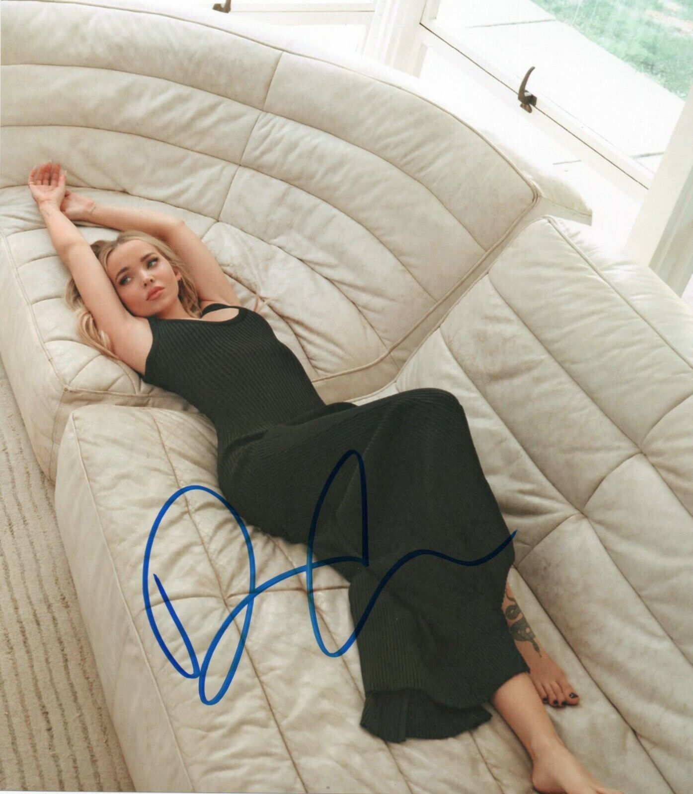 Autographed Dove Cameron signed 8 x 10 Photo Poster painting Super Cute