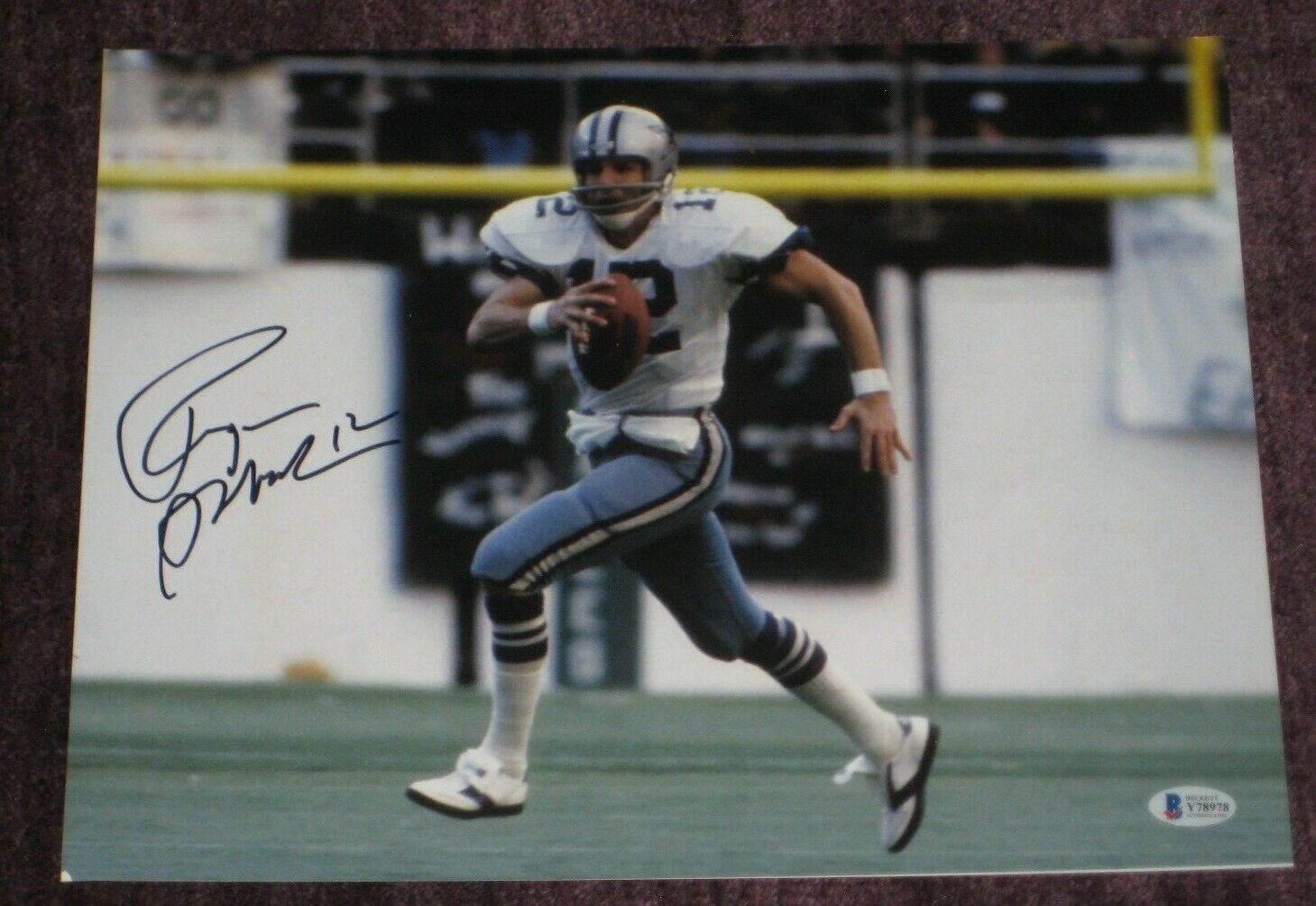 ROGER STAUBACH Signed Dallas COWBOYS 11x14 Photo Poster painting with Beckett COA