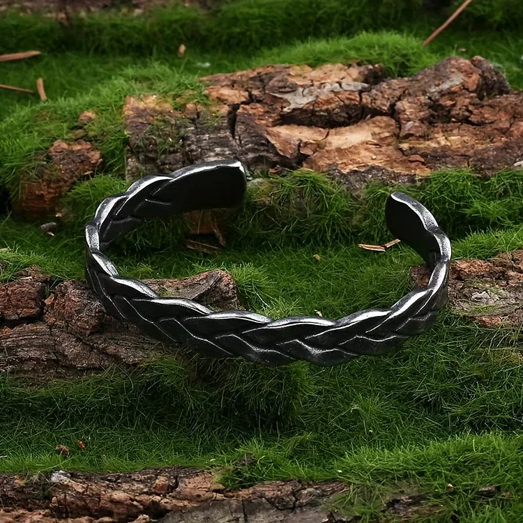 Coutureaura Vintage Twist Opening Bracelet