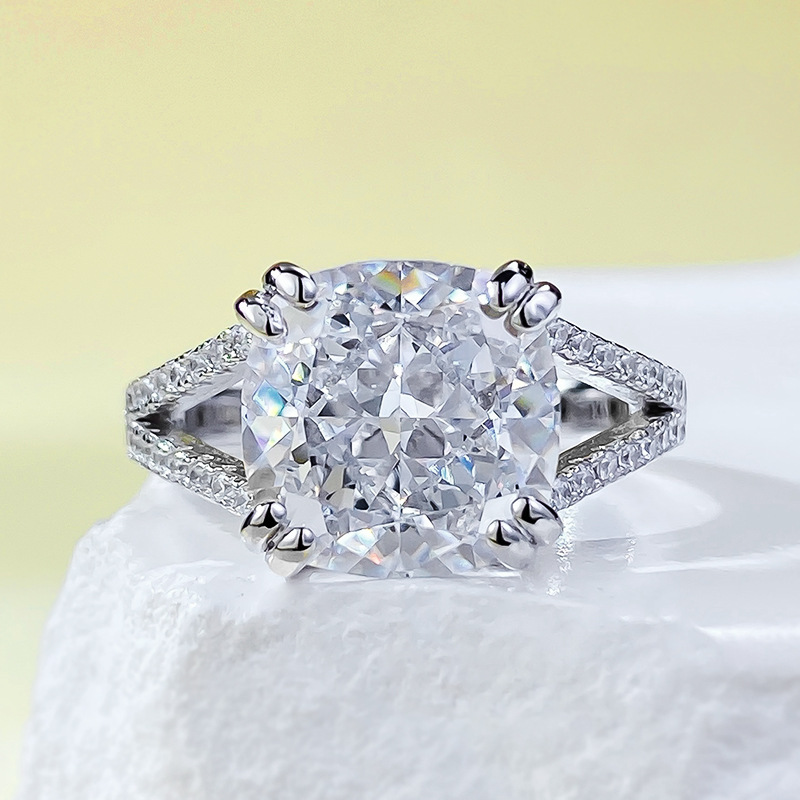 MIKAMU Jewelry S925 Silver Square 10*10 Ice Flower Cut Ring - Four-Prong Ring with Micro-Set Creative Wedding Ring Gift