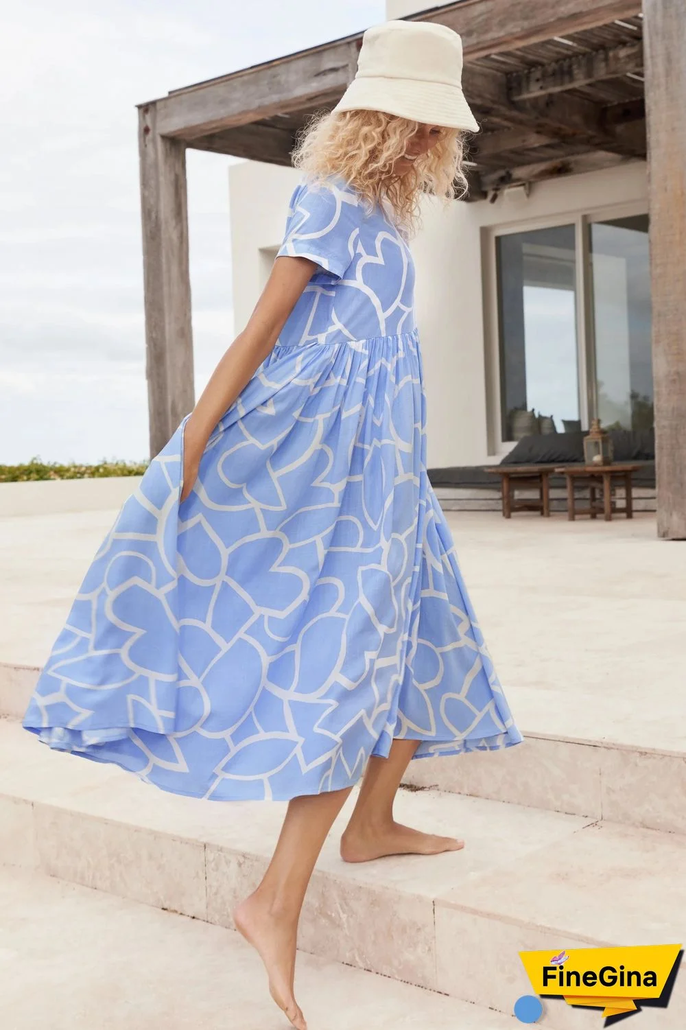 Women's Temperament Round Neck Short Sleeve Beach Loose Big Swing Dress