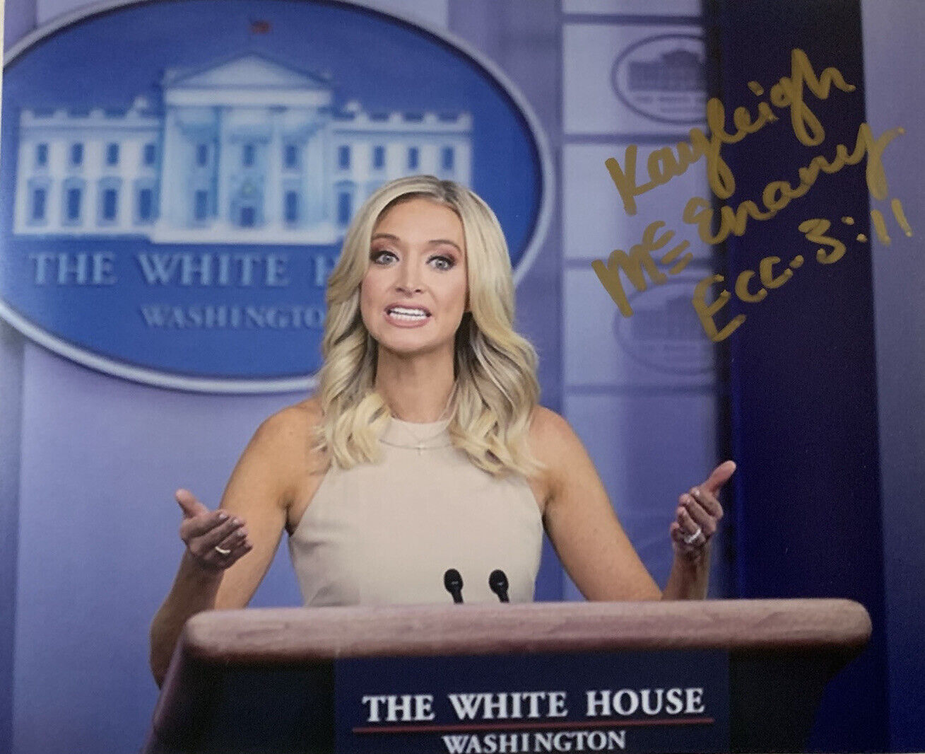 KAYLEIGH MCENANY SIGNED 8x10 Photo Poster painting TRUMP PRESS SECRETARY AUTHENTIC AUTOGRAPH COA