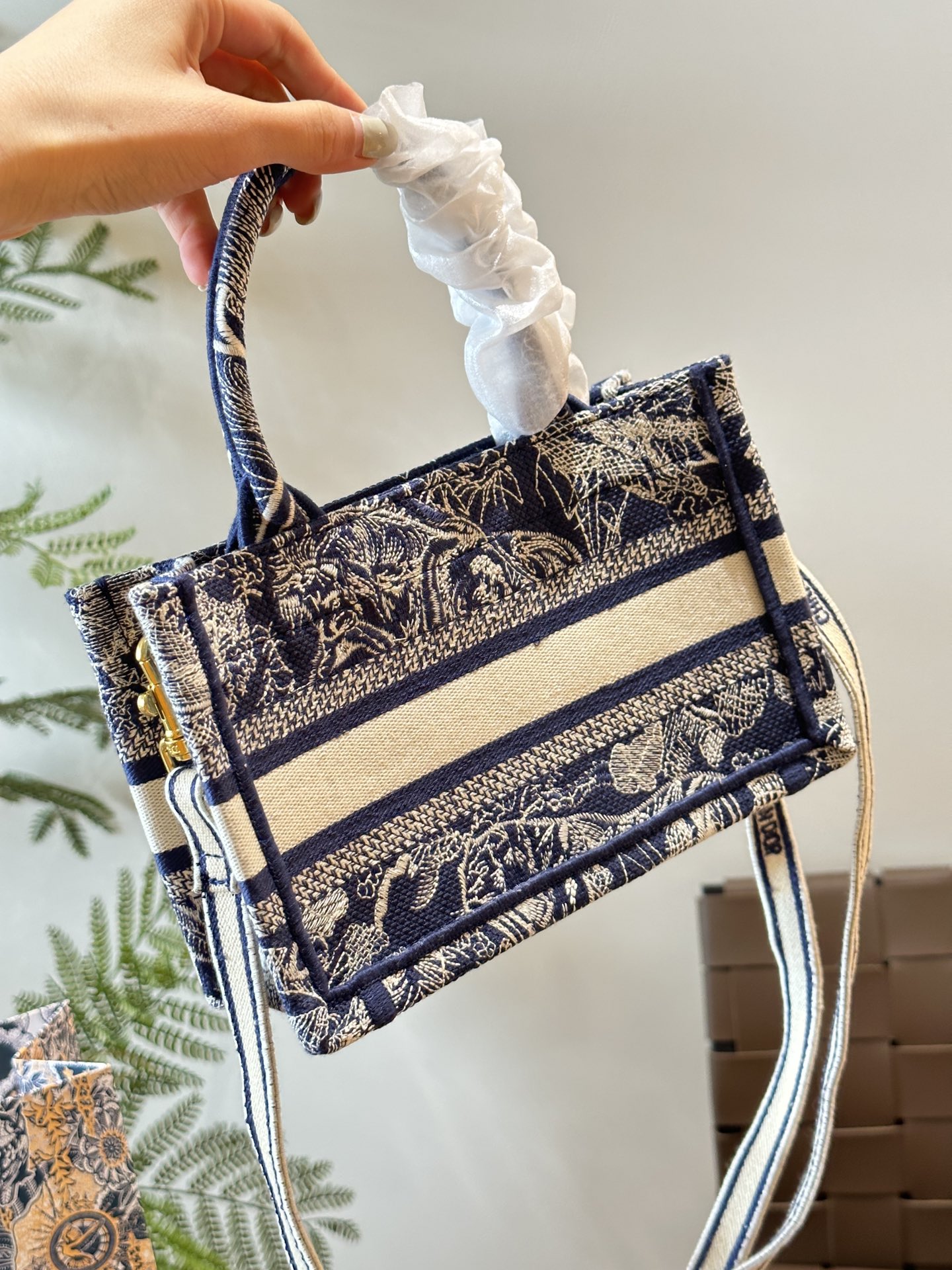 4c992c43f74520cc6f9d734492a7986e