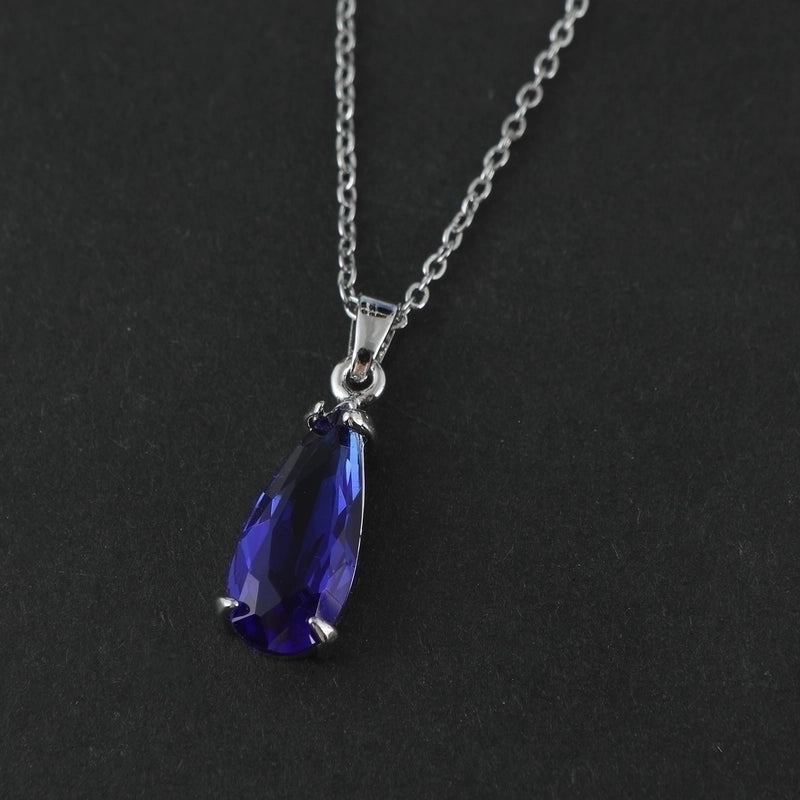 Elegant Lady Classic Style Geometric Heart Shape Alloy Inlay Zircon Men's Necklace