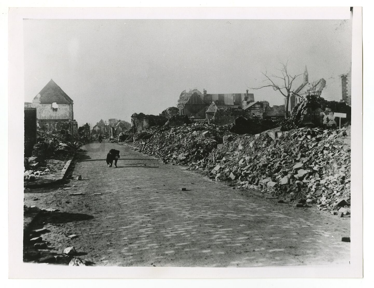 World War I - Vintage 7x9 Publication Photo Poster paintinggraph - Montdidier, France Ruins