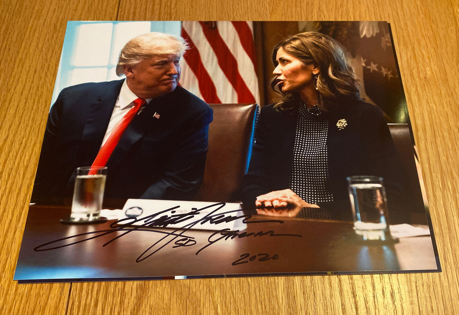 Kristi Noem signed autographed 8x10 Photo Poster painting South Dakota Governor Donald Trump