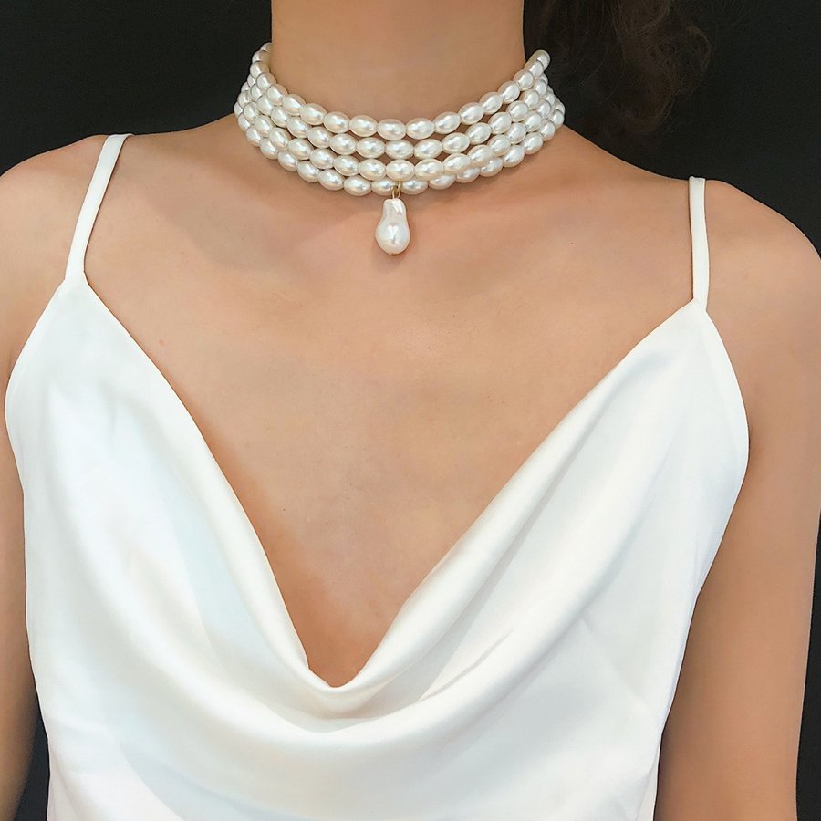 Four-layer pearl necklace