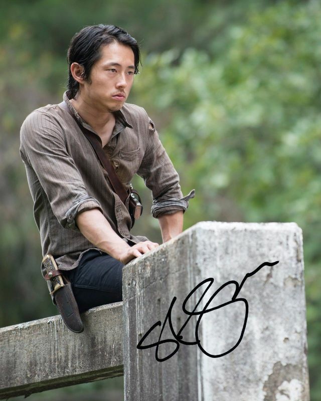 Steven Yeun - The Walking Dead Autograph Signed Photo Poster painting Print