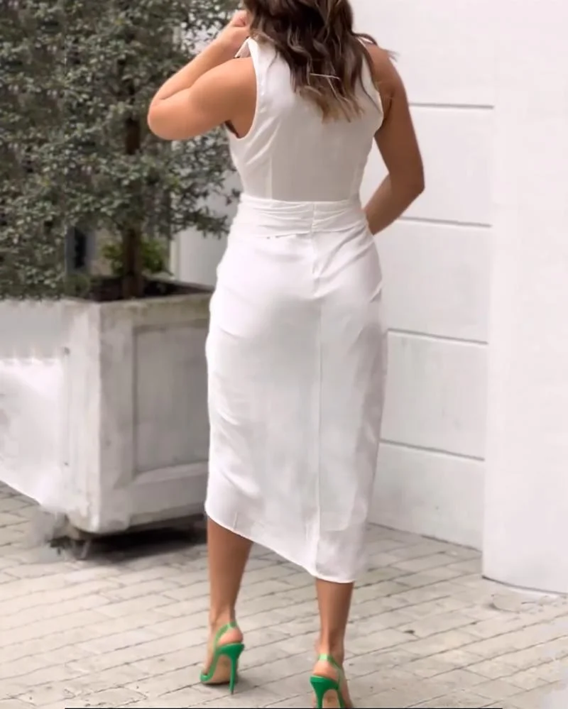 Lapel sleeveless lace-up pleated dress