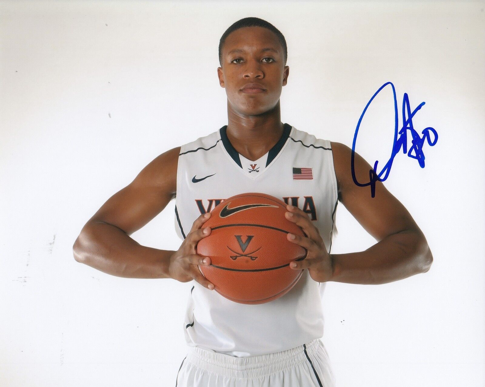 DEVON HALL signed (VIRGINIA CAVALIERS) basketball 8X10 *NBA DRAFT* UVA W/COA #1