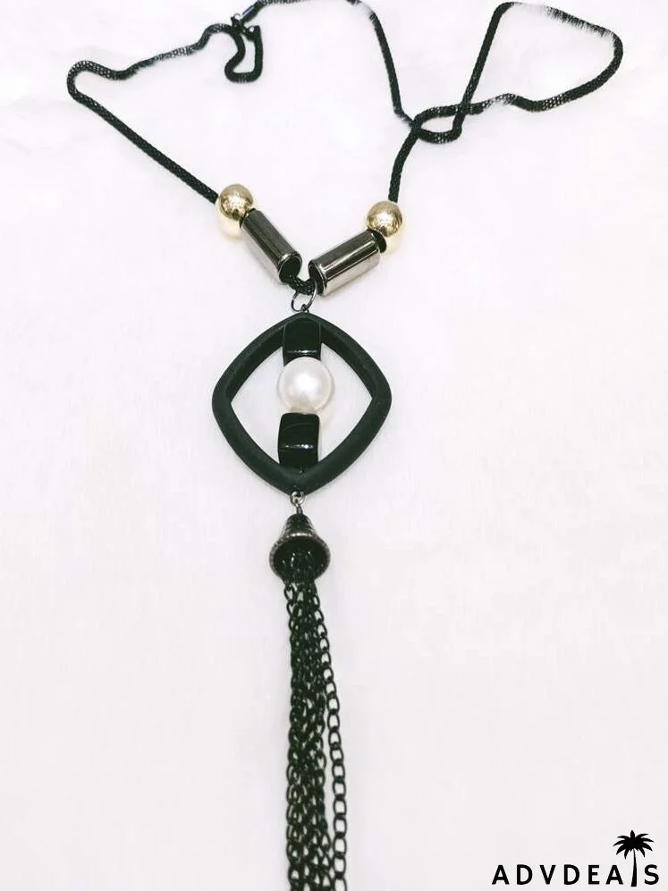 Geometric & Chain Tassel Charm Necklace