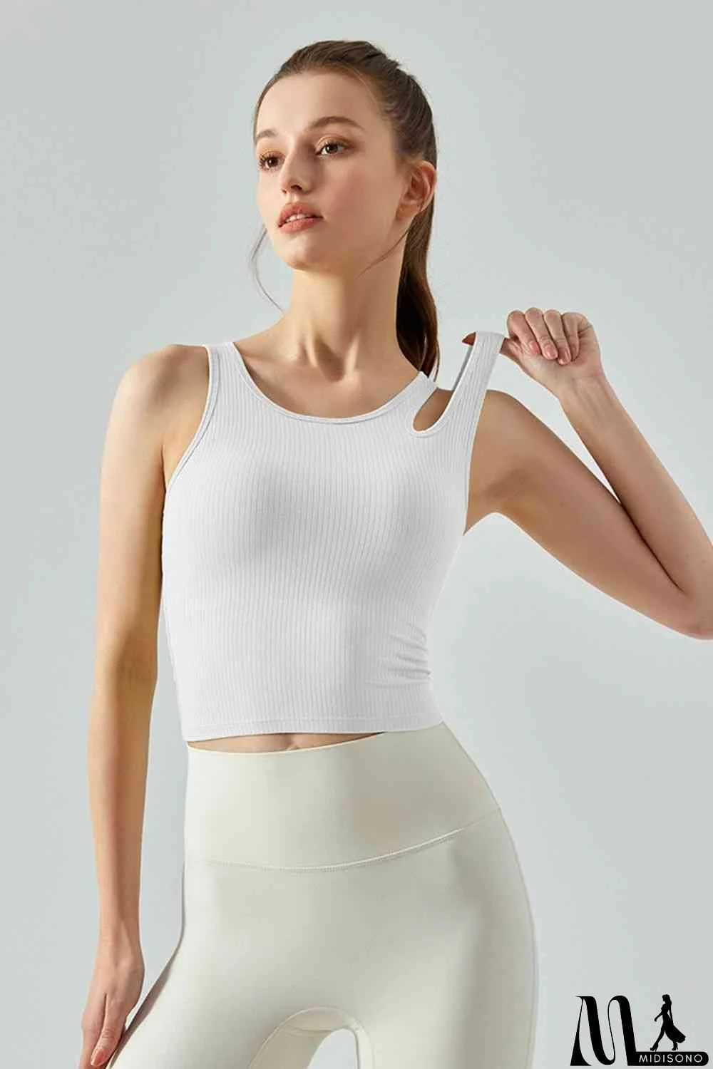 MidiSono - Ribbed Round Neck Sports Tank Top