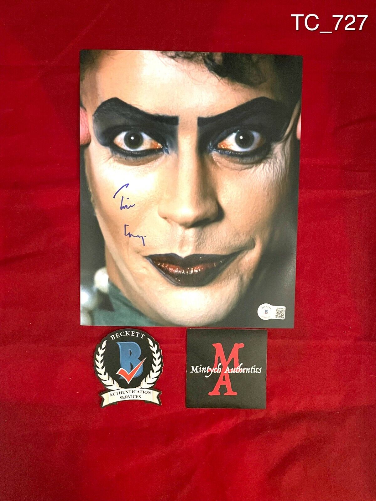 TIM CURRY AUTOGRAPHED SIGNED 8x10 Photo Poster painting! THE ROCKY HORROR PICTURE SHOW! BECKETT!