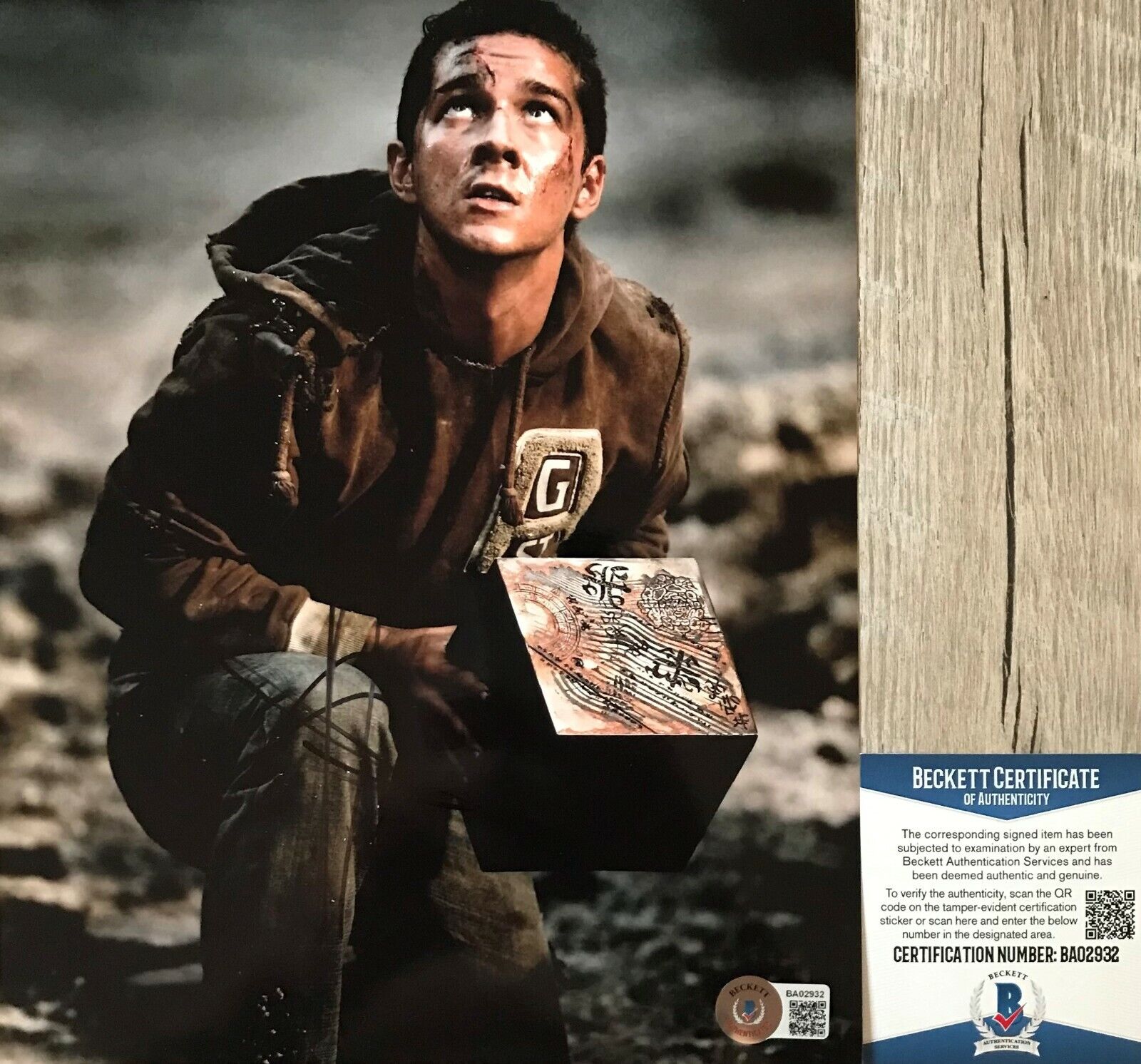 VERY COOL!!! Shia LaBeouf Autographed Signed TRANSFORMERS 8x10 Photo Poster painting Beckett BAS