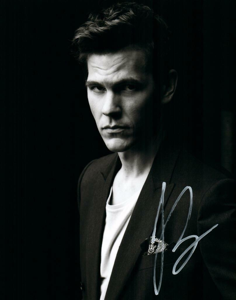 Josh Brolin autographed 8x10 signed Photo Poster painting Picture Pic and COA