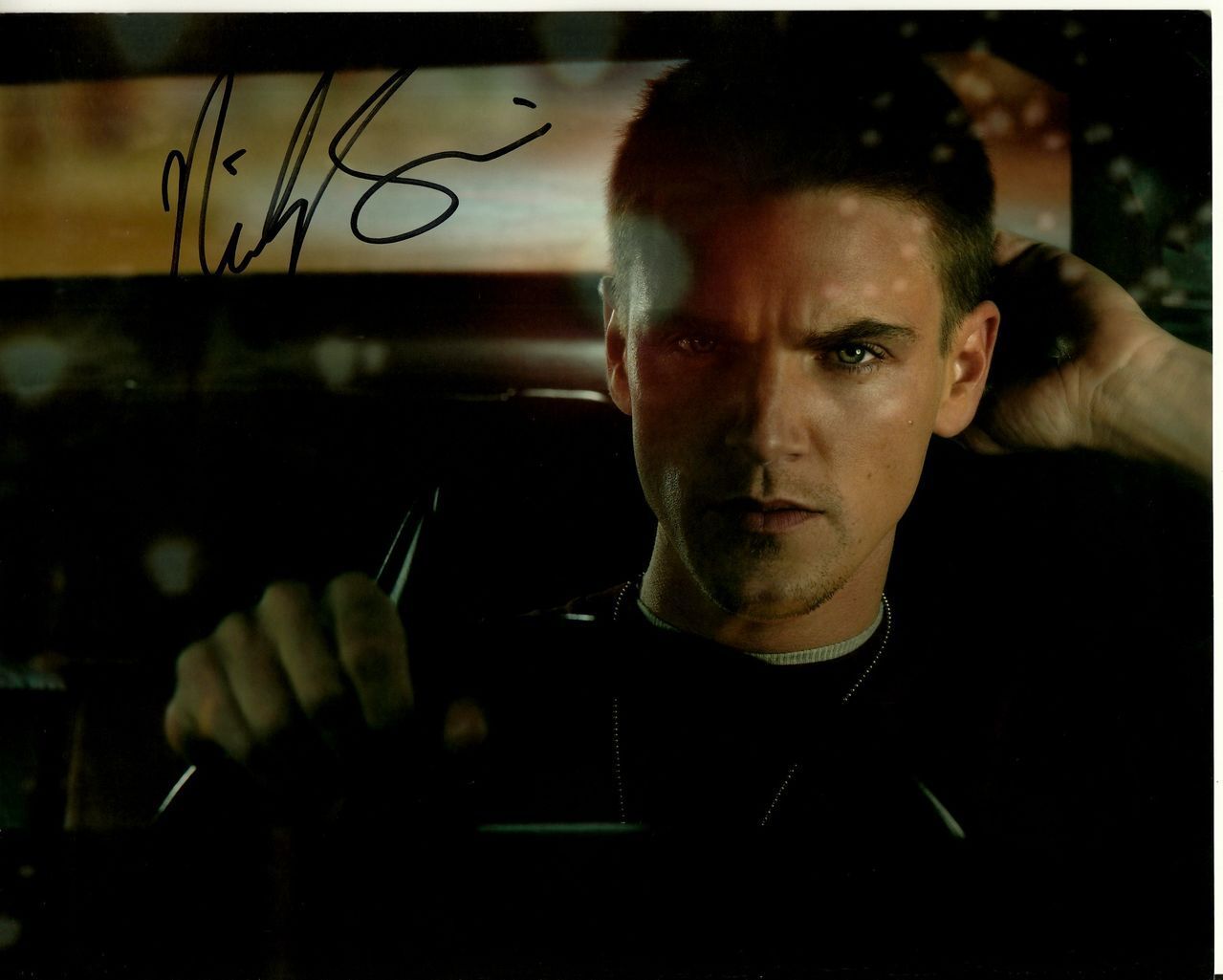 RILEY SMITH hand-signed DRIVE 8x10 w/ uacc rd coa CLOSEUP AT CAR STEERING WHEEL