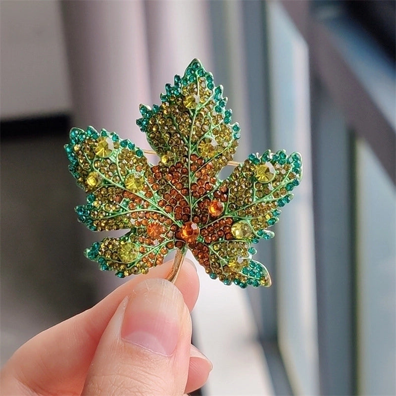 Vintage Style Pin Maple Leaf Alloy Plating Inlay Rhinestones Women’s Brooches