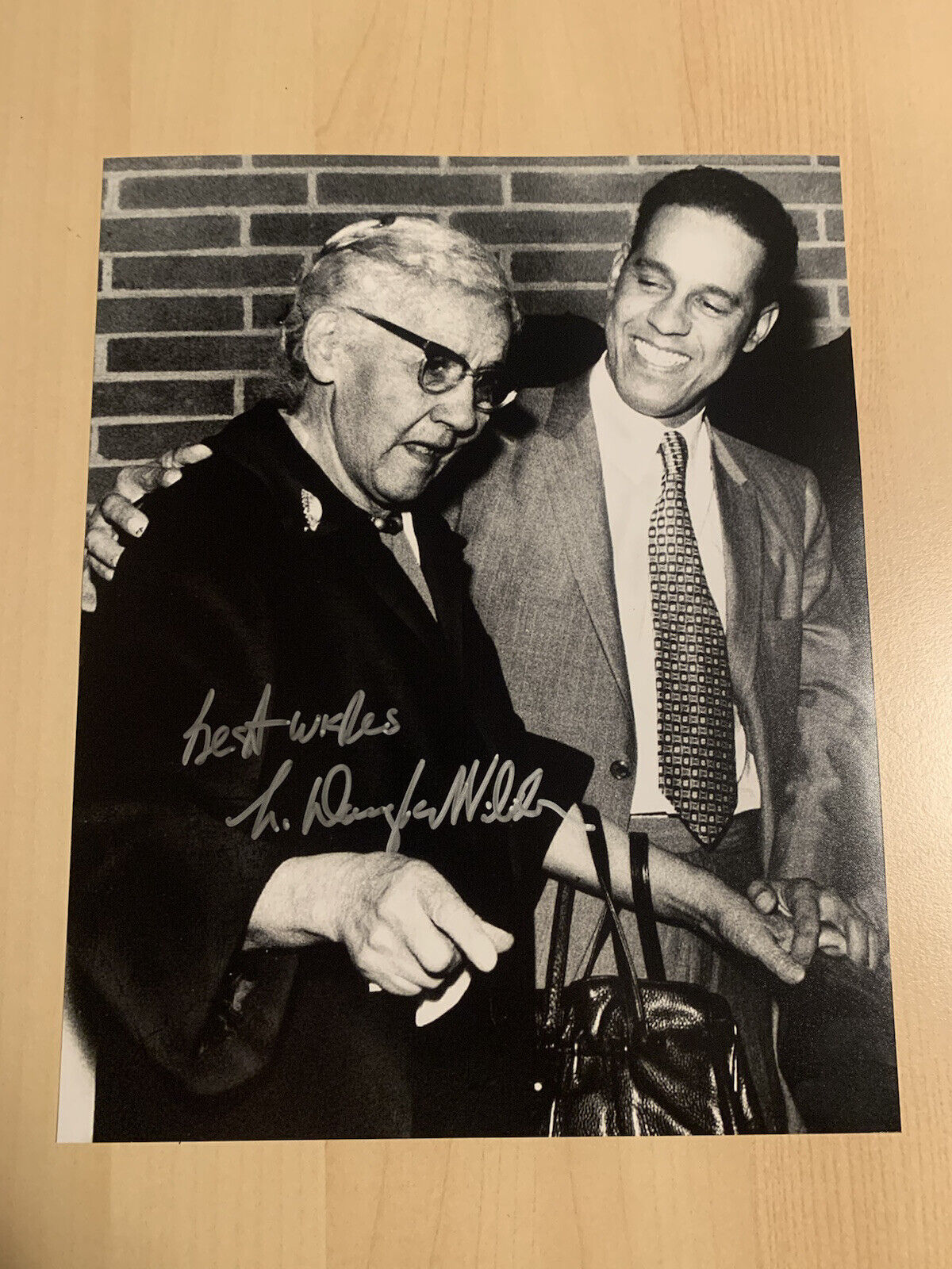 L DOUGLAS WILDER SIGNED 8x10 Photo Poster painting VIRGINIA GOVERNOR AUTOGRAPHED POLITICIAN COA