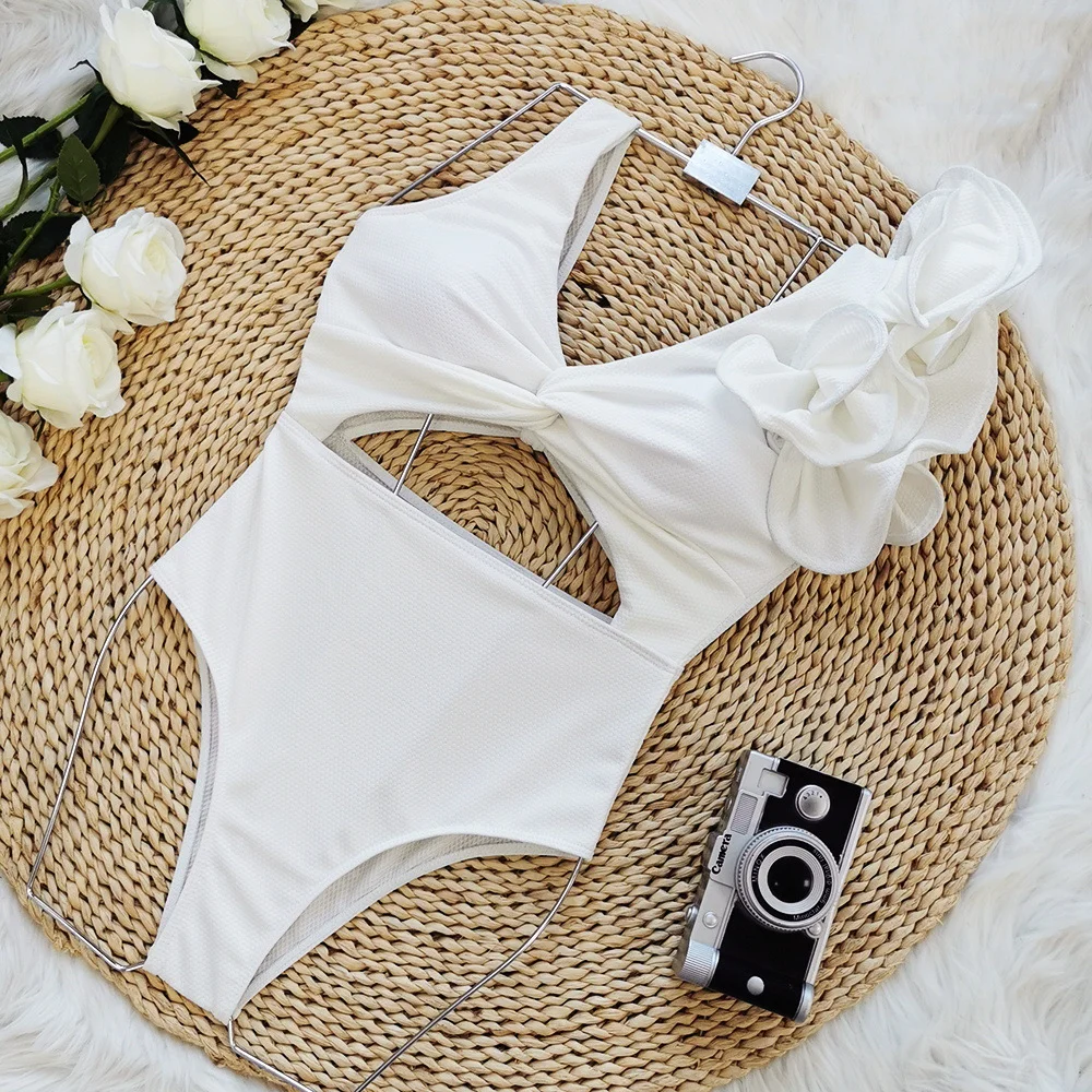 Uveng Spoorlike Solid-Colored Hollow-In-Body Swimsuit Women 2025 New High-Rise Dew Lotus Leaf Edge Swimsuit