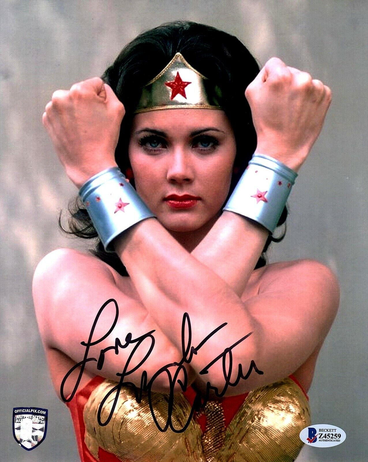 LYNDA CARTER Signed Auto WONDER WOMAN