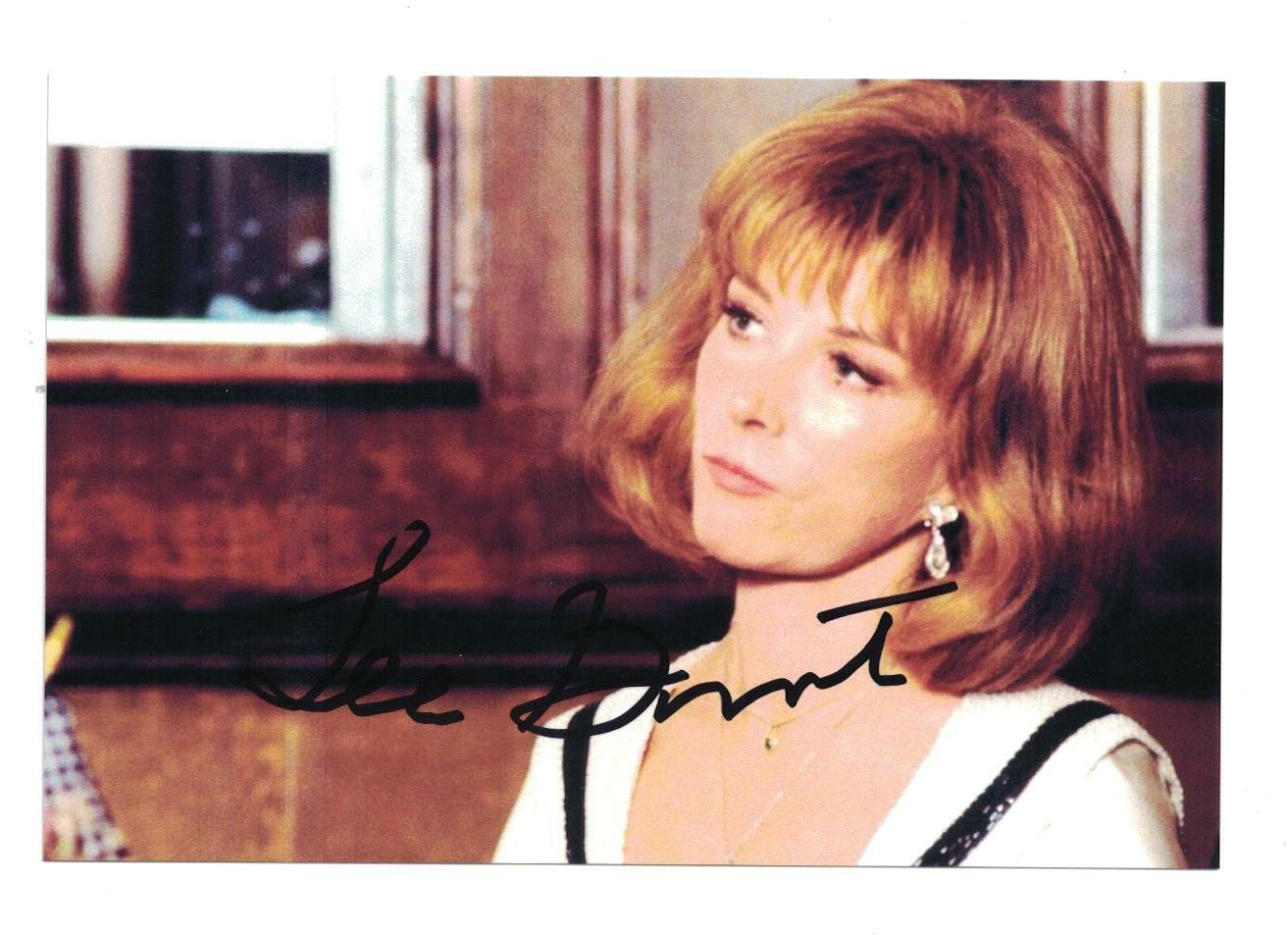 Lee Grant Signed Autographed 4x6 Photo Poster painting Actress B