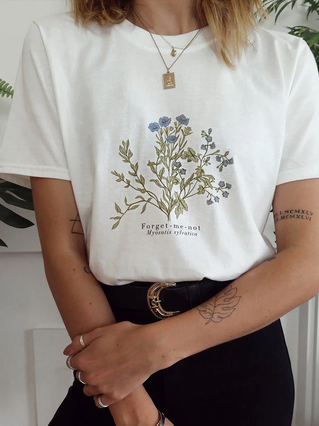 Floral Plant Illustration Print T-shirt / DarkAcademias /Darkacademias