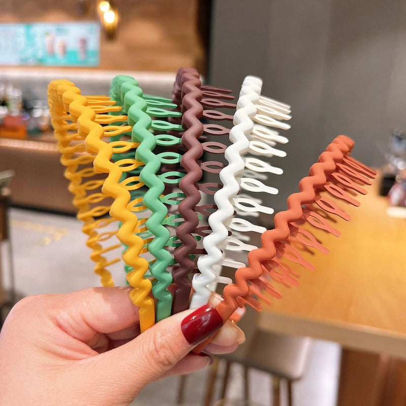 Women’s Minimalist Waves Plastic Hair Band